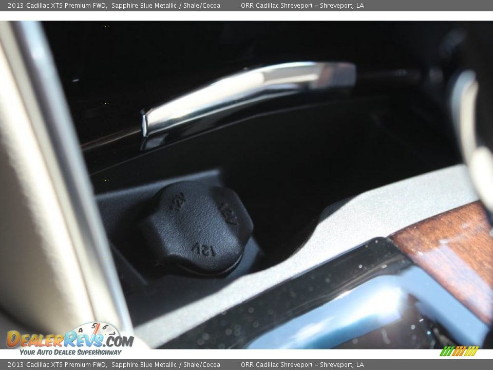 2013 Cadillac XTS Premium FWD Sapphire Blue Metallic / Shale/Cocoa Photo #28