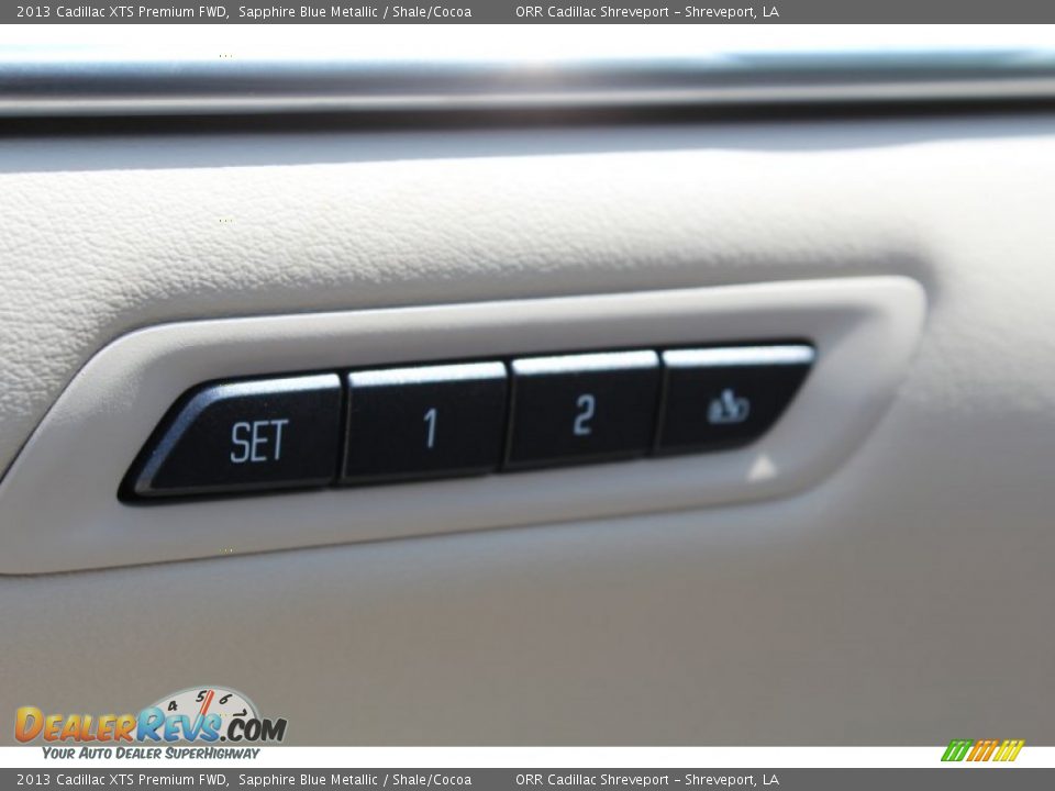 2013 Cadillac XTS Premium FWD Sapphire Blue Metallic / Shale/Cocoa Photo #32