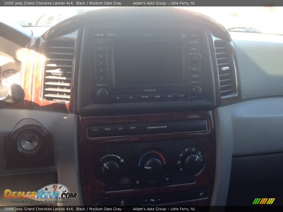 2006 Jeep Grand Cherokee Laredo 4x4 Black / Medium Slate Gray Photo #10