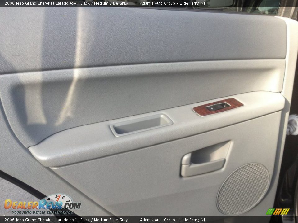 2006 Jeep Grand Cherokee Laredo 4x4 Black / Medium Slate Gray Photo #12