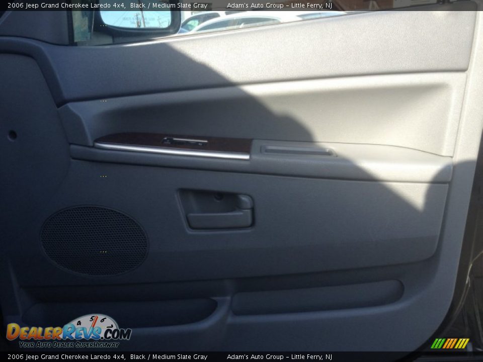 2006 Jeep Grand Cherokee Laredo 4x4 Black / Medium Slate Gray Photo #18
