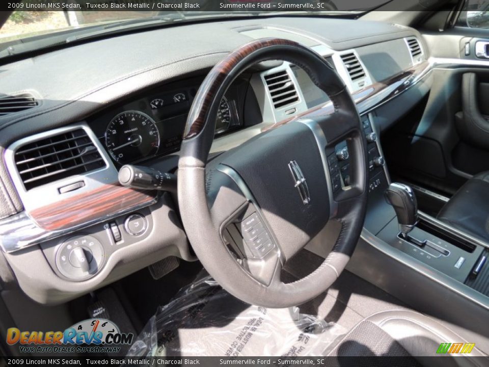 2009 Lincoln MKS Sedan Tuxedo Black Metallic / Charcoal Black Photo #3