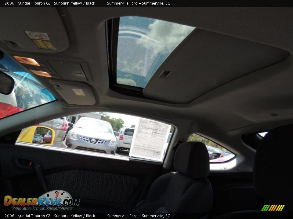 2006 Hyundai Tiburon GS Sunburst Yellow / Black Photo #4