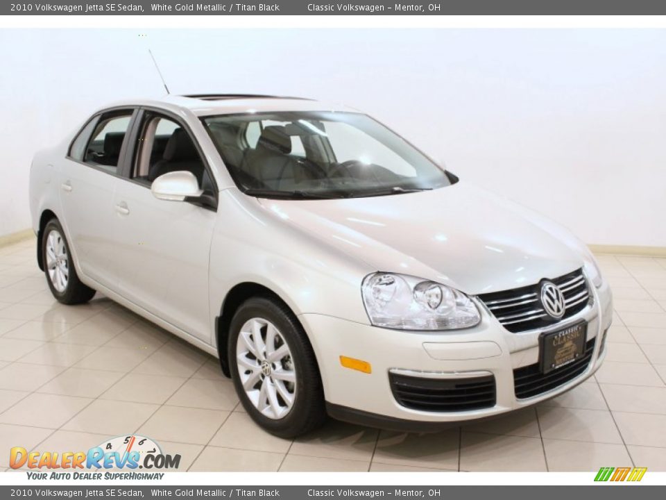 2010 Volkswagen Jetta SE Sedan White Gold Metallic / Titan Black Photo #1