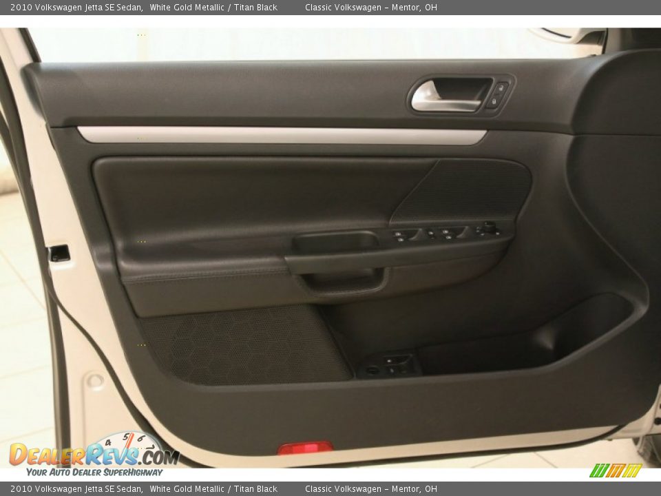2010 Volkswagen Jetta SE Sedan White Gold Metallic / Titan Black Photo #4