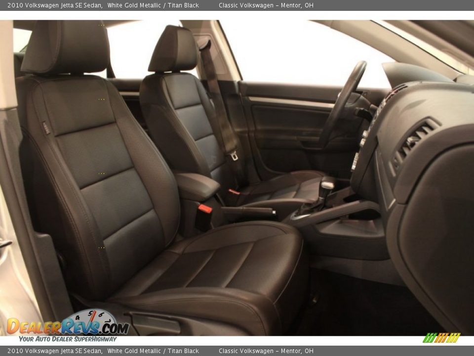 2010 Volkswagen Jetta SE Sedan White Gold Metallic / Titan Black Photo #10
