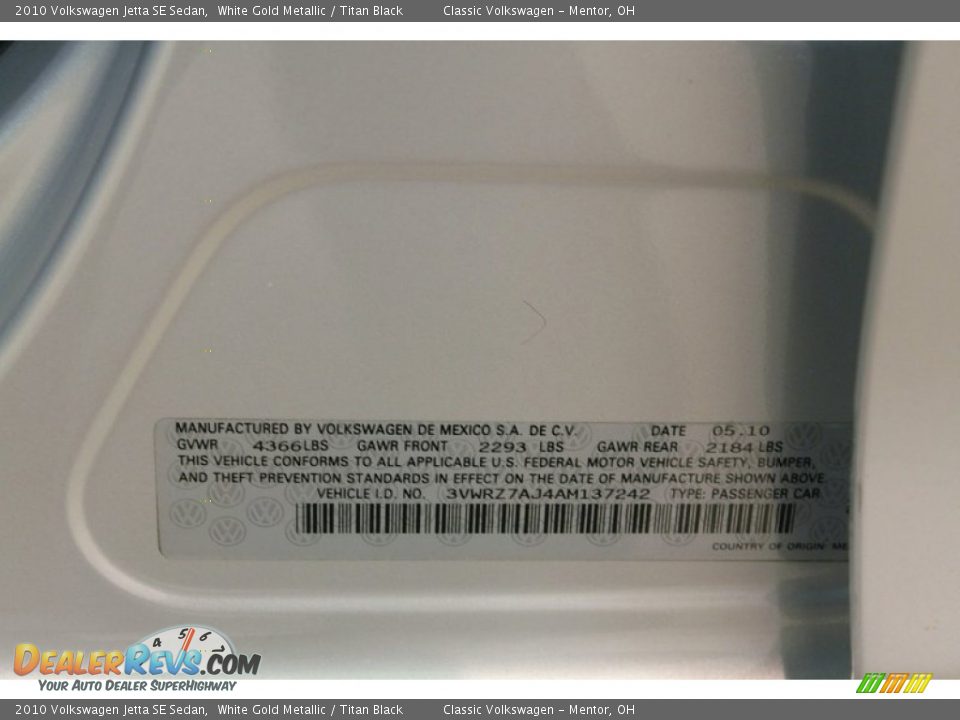 2010 Volkswagen Jetta SE Sedan White Gold Metallic / Titan Black Photo #19