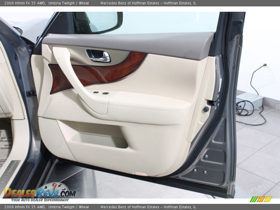 Door Panel of 2009 Infiniti FX 35 AWD Photo #13