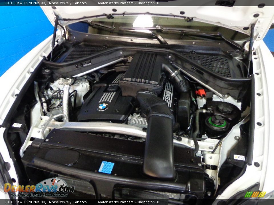 2010 BMW X5 xDrive30i Alpine White / Tobacco Photo #27