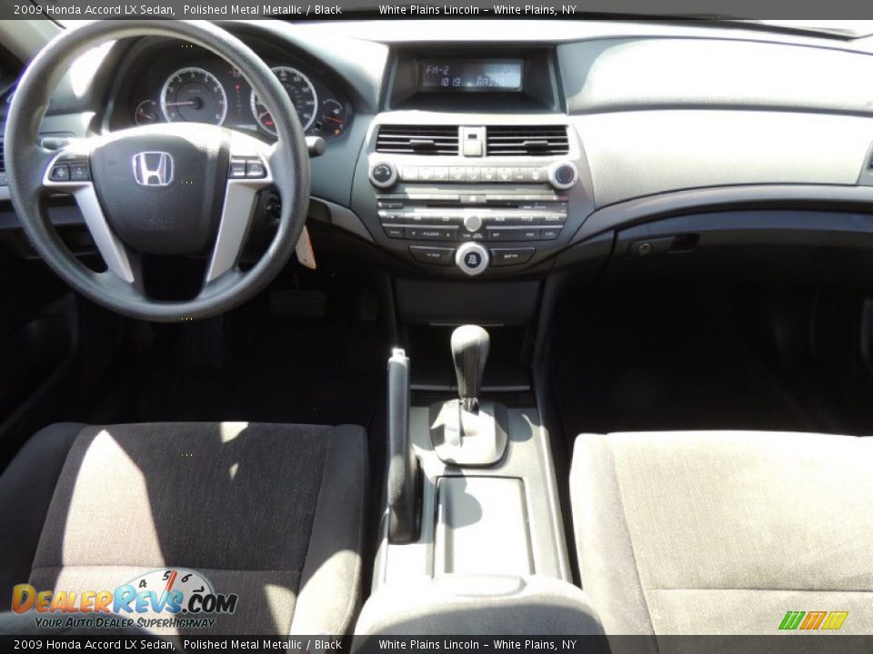 2009 Honda Accord LX Sedan Polished Metal Metallic / Black Photo #17