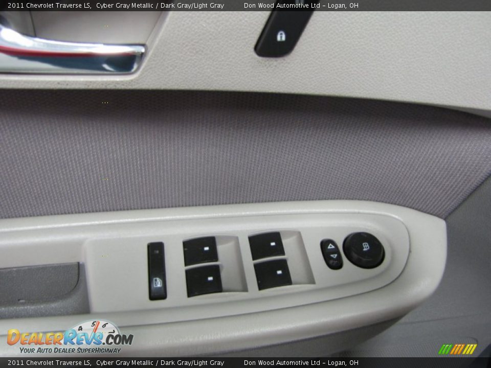 2011 Chevrolet Traverse LS Cyber Gray Metallic / Dark Gray/Light Gray Photo #12