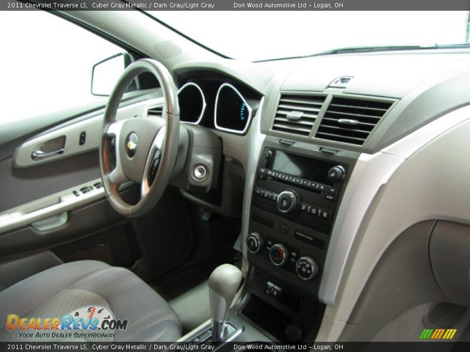 2011 Chevrolet Traverse LS Cyber Gray Metallic / Dark Gray/Light Gray Photo #20