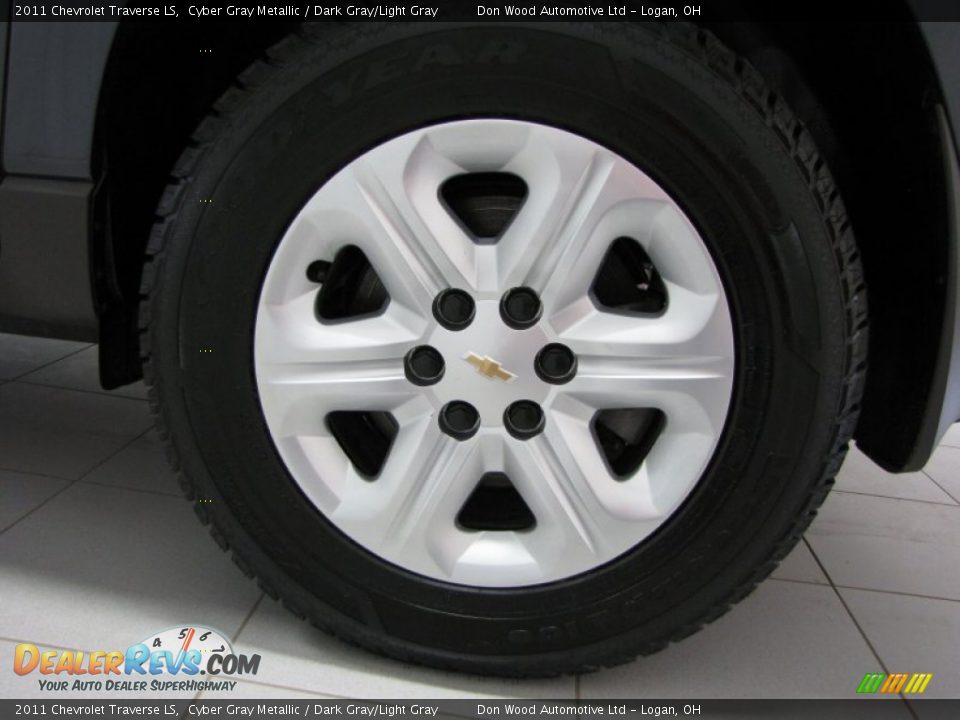2011 Chevrolet Traverse LS Cyber Gray Metallic / Dark Gray/Light Gray Photo #25