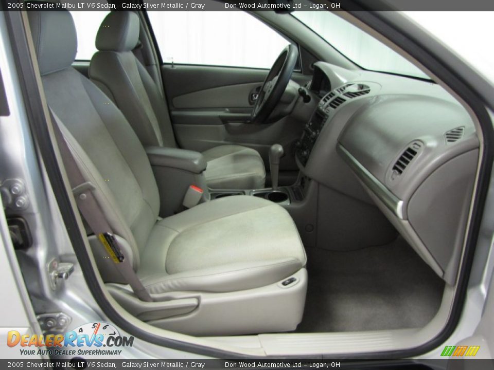 2005 Chevrolet Malibu LT V6 Sedan Galaxy Silver Metallic / Gray Photo #7