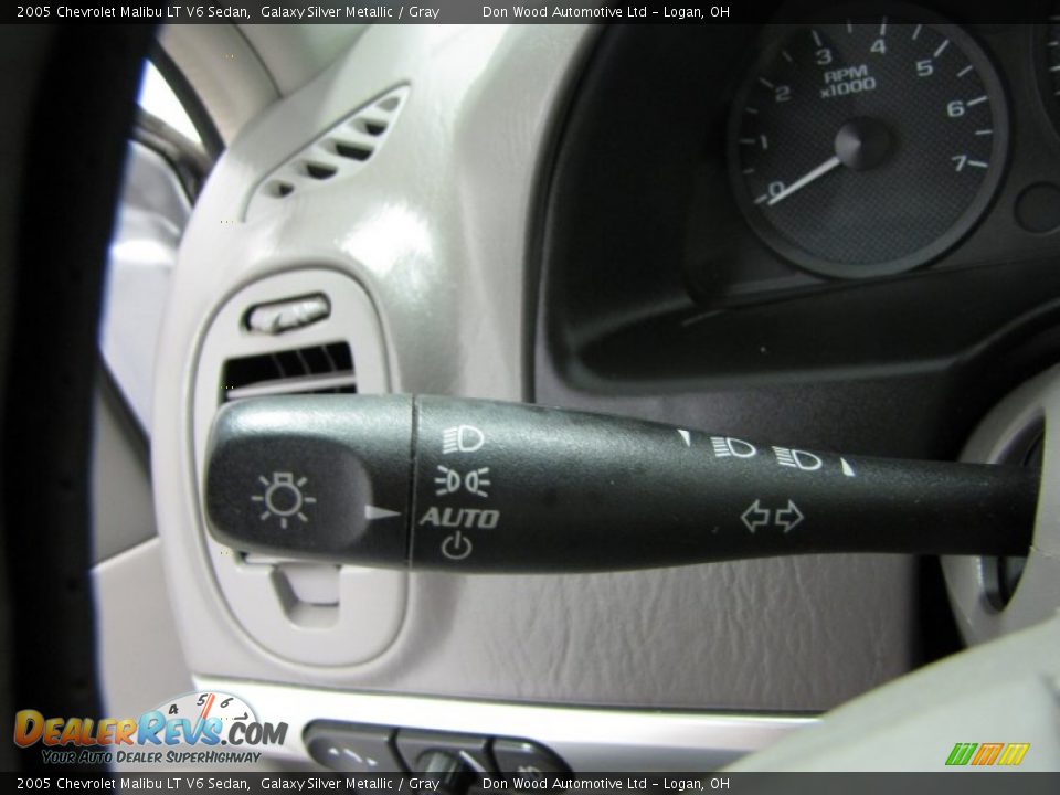 2005 Chevrolet Malibu LT V6 Sedan Galaxy Silver Metallic / Gray Photo #16