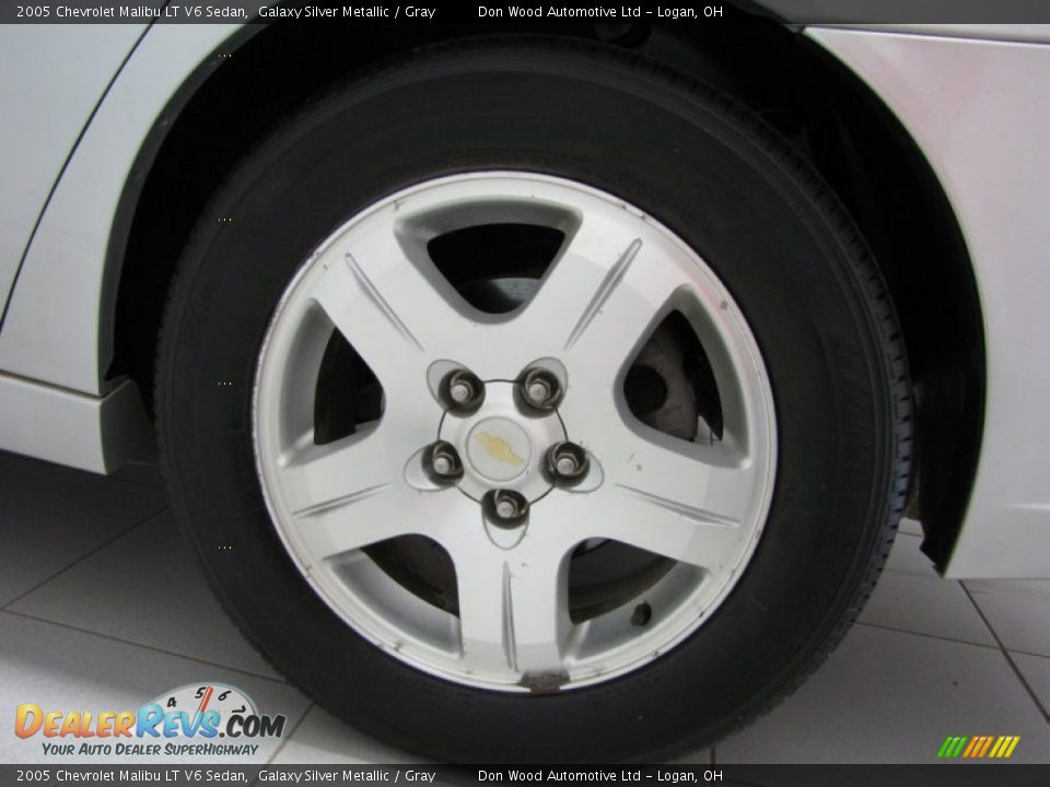 2005 Chevrolet Malibu LT V6 Sedan Galaxy Silver Metallic / Gray Photo #24