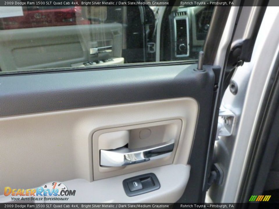2009 Dodge Ram 1500 SLT Quad Cab 4x4 Bright Silver Metallic / Dark Slate/Medium Graystone Photo #15