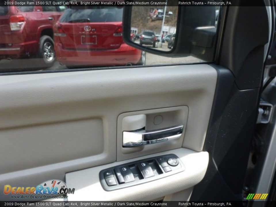 2009 Dodge Ram 1500 SLT Quad Cab 4x4 Bright Silver Metallic / Dark Slate/Medium Graystone Photo #16