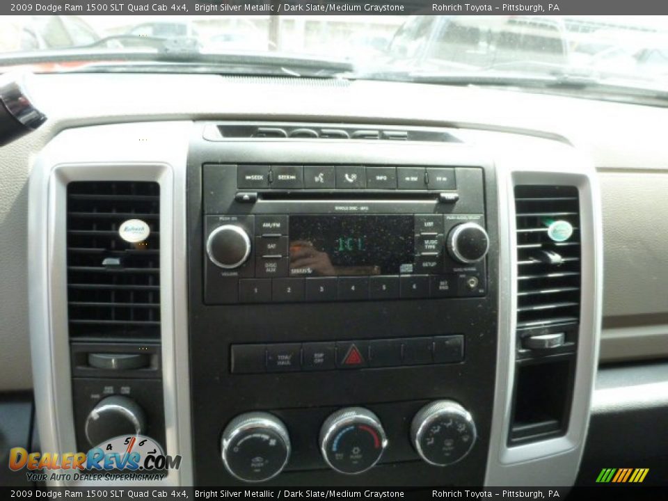 2009 Dodge Ram 1500 SLT Quad Cab 4x4 Bright Silver Metallic / Dark Slate/Medium Graystone Photo #19