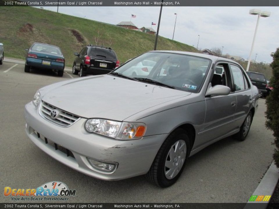 Front 3/4 View of 2002 Toyota Corolla S Photo #4