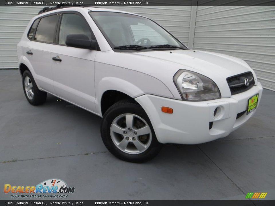 2005 Hyundai Tucson GL Nordic White / Beige Photo #1