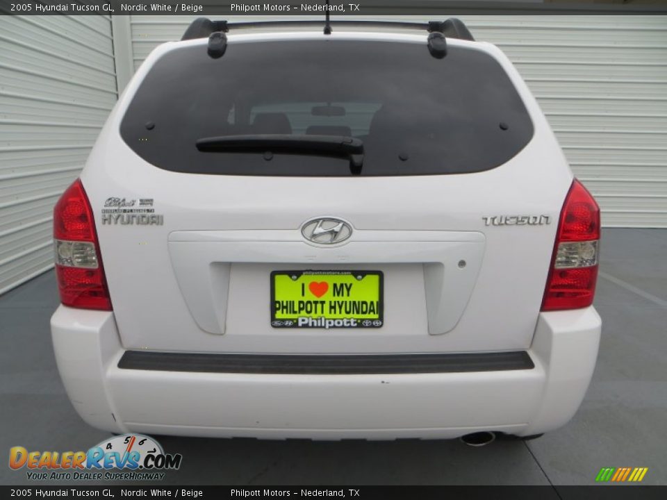 2005 Hyundai Tucson GL Nordic White / Beige Photo #5