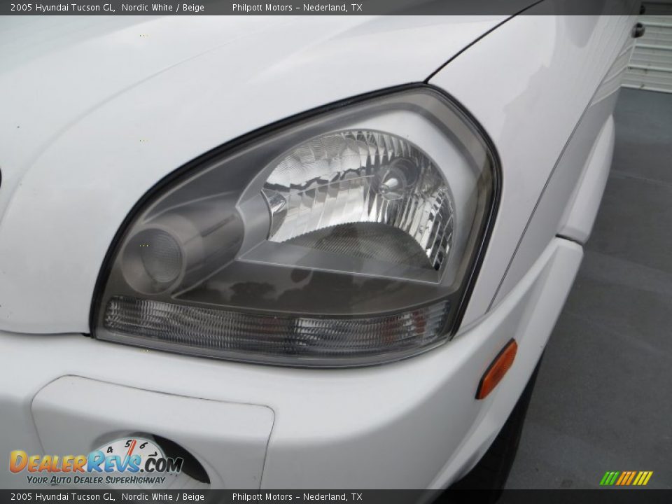2005 Hyundai Tucson GL Nordic White / Beige Photo #9