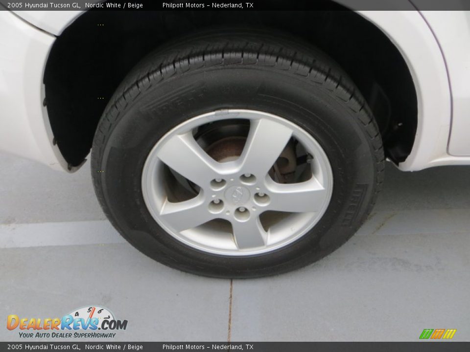 2005 Hyundai Tucson GL Nordic White / Beige Photo #13