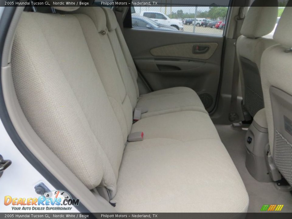 2005 Hyundai Tucson GL Nordic White / Beige Photo #25