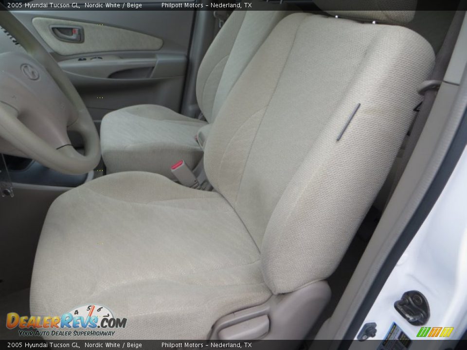 2005 Hyundai Tucson GL Nordic White / Beige Photo #31