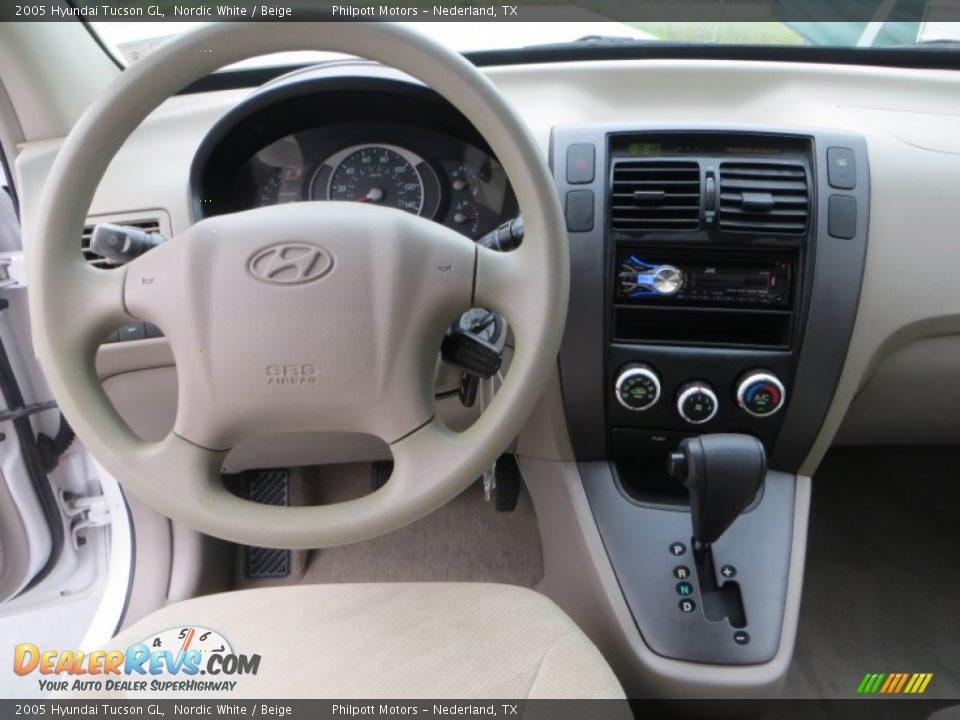 2005 Hyundai Tucson GL Nordic White / Beige Photo #33
