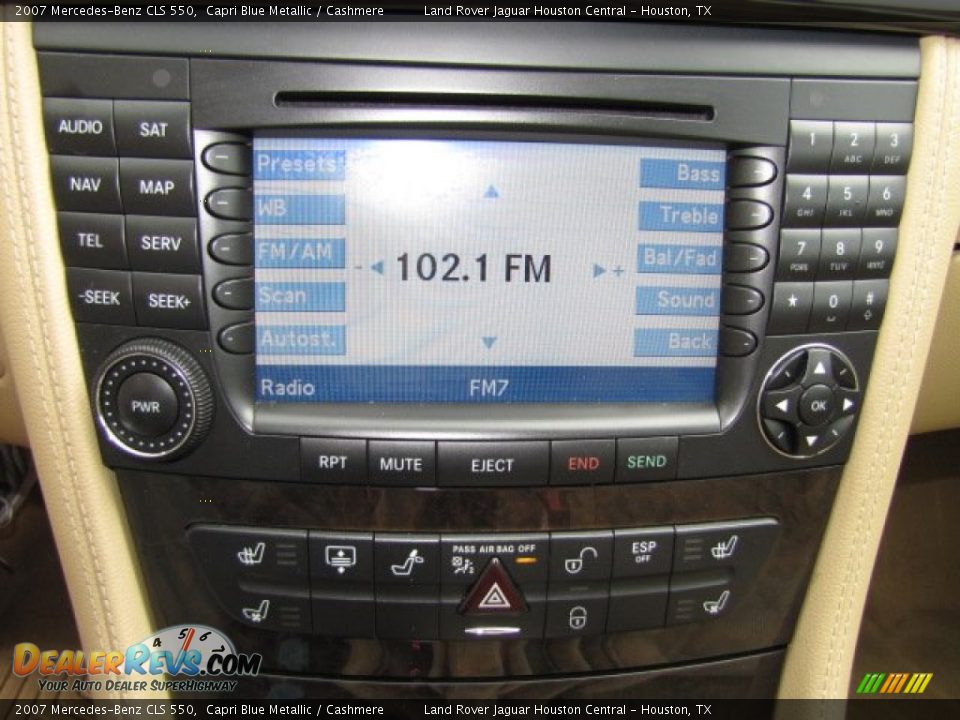Controls of 2007 Mercedes-Benz CLS 550 Photo #17