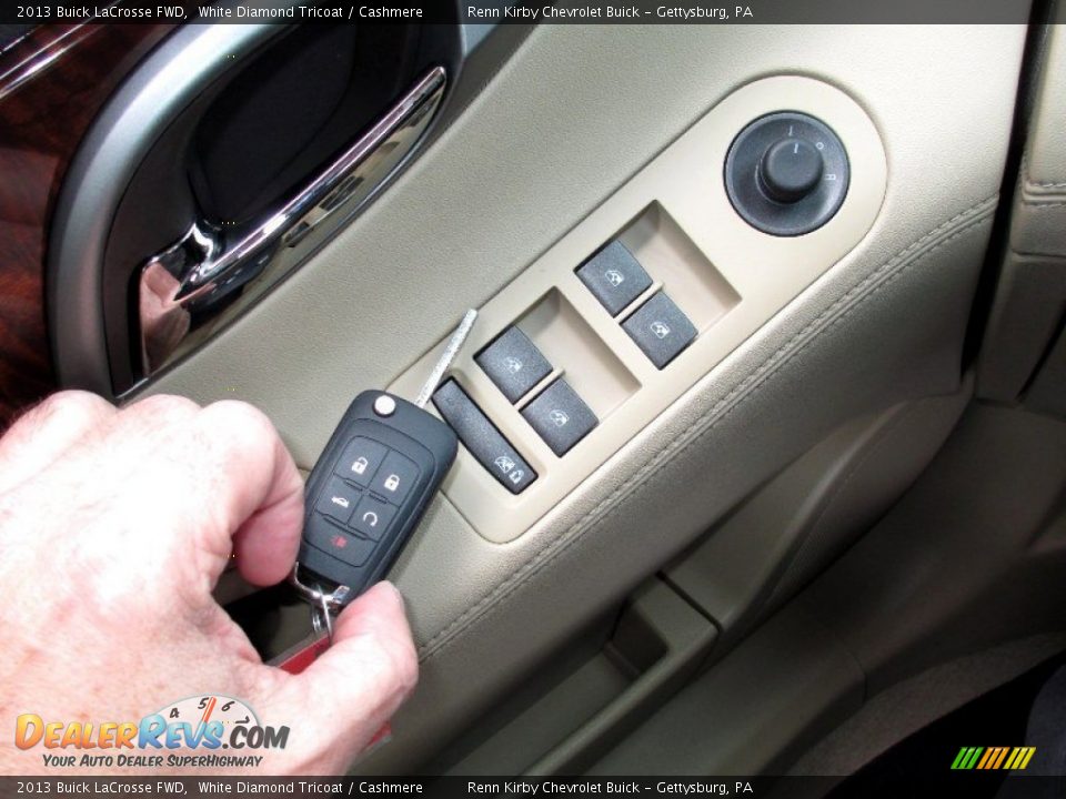 2013 Buick LaCrosse FWD White Diamond Tricoat / Cashmere Photo #5