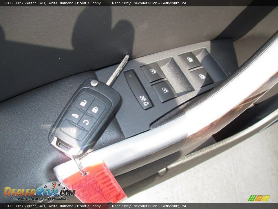 2013 Buick Verano FWD White Diamond Tricoat / Ebony Photo #5