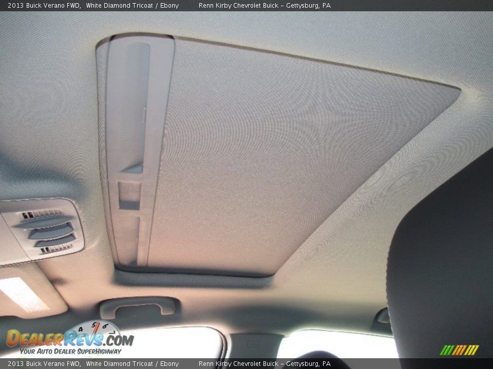 2013 Buick Verano FWD White Diamond Tricoat / Ebony Photo #29