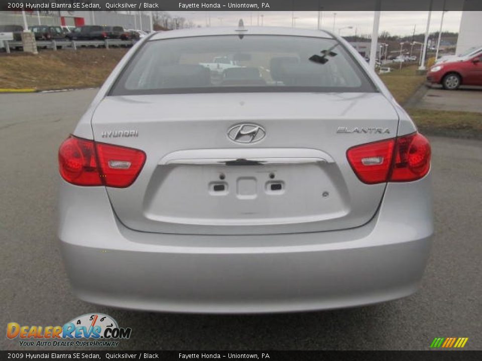 2009 Hyundai Elantra SE Sedan Quicksilver / Black Photo #3