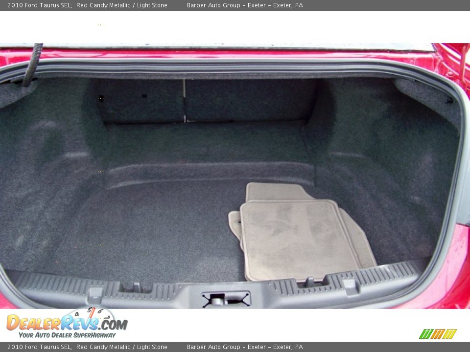 2010 Ford Taurus SEL Trunk Photo #17