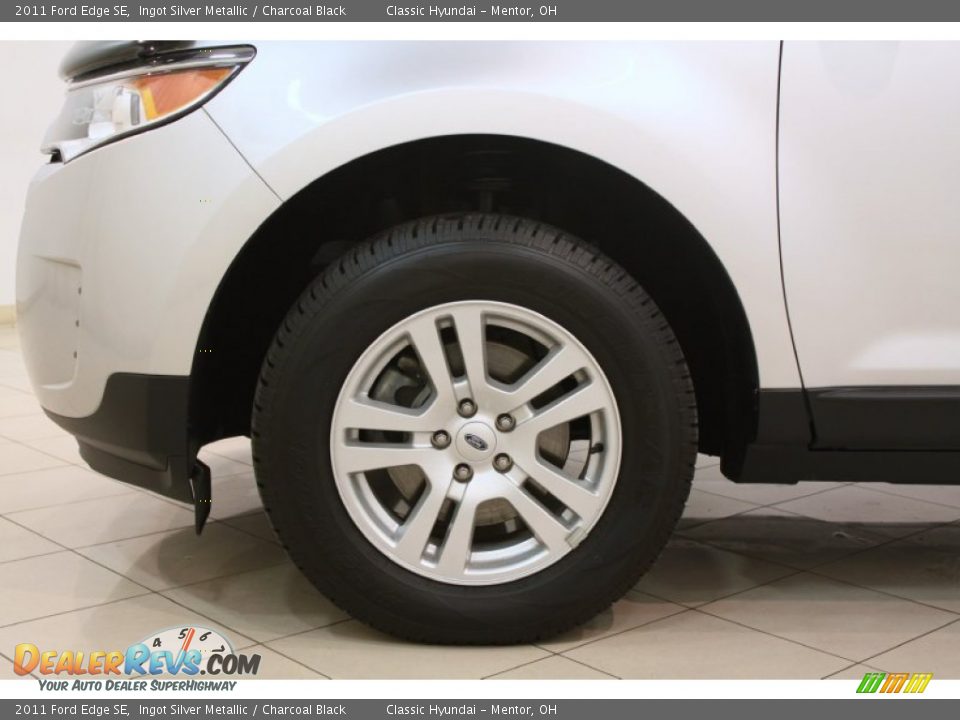 2011 Ford Edge SE Ingot Silver Metallic / Charcoal Black Photo #24
