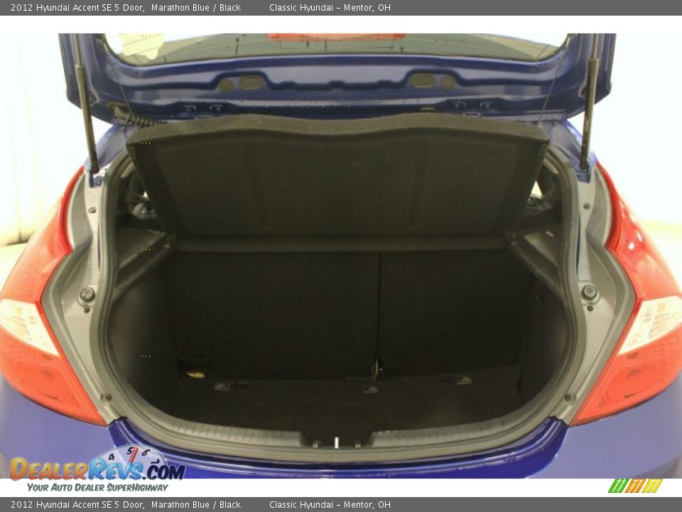 2012 Hyundai Accent SE 5 Door Marathon Blue / Black Photo #13