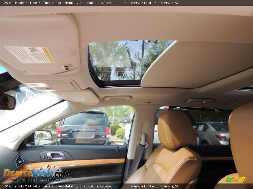 2010 Lincoln MKT AWD Tuxedo Black Metallic / Charcoal Black/Canyon Photo #4