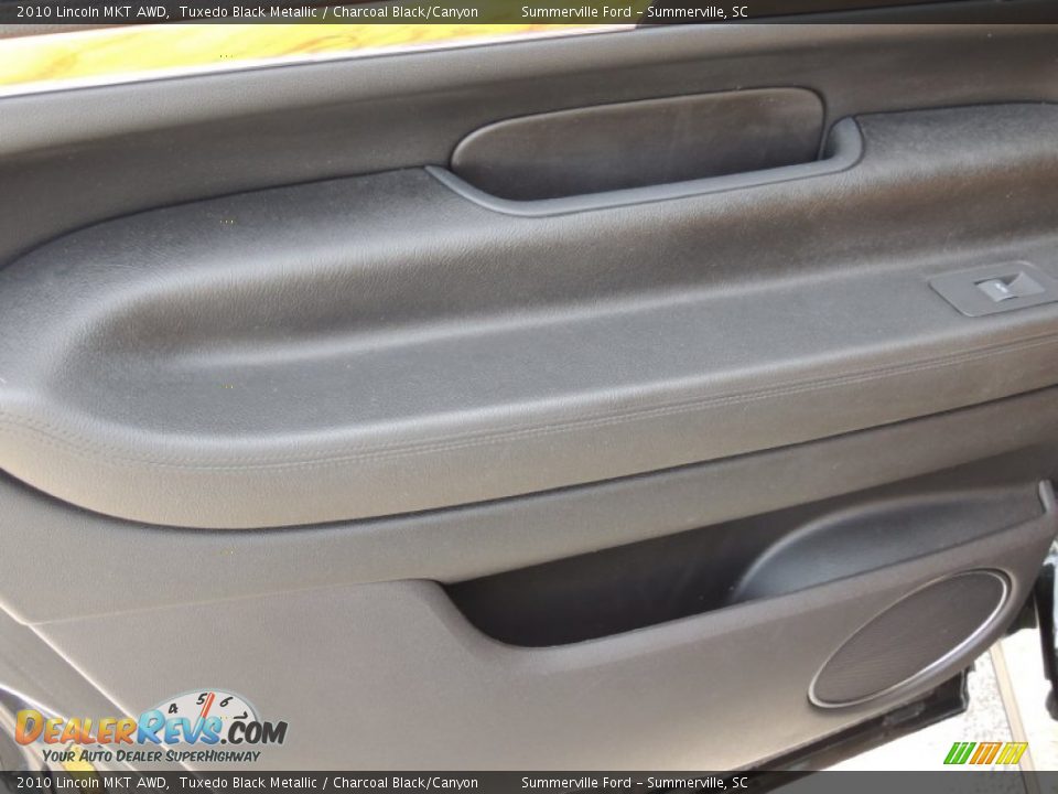 2010 Lincoln MKT AWD Tuxedo Black Metallic / Charcoal Black/Canyon Photo #10