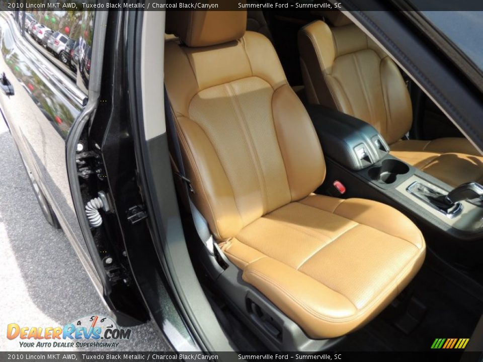 2010 Lincoln MKT AWD Tuxedo Black Metallic / Charcoal Black/Canyon Photo #11