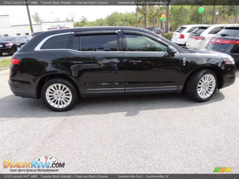 2010 Lincoln MKT AWD Tuxedo Black Metallic / Charcoal Black/Canyon Photo #15