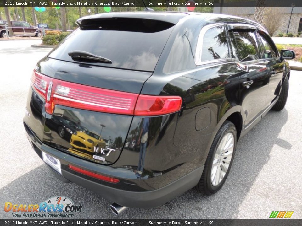 2010 Lincoln MKT AWD Tuxedo Black Metallic / Charcoal Black/Canyon Photo #16