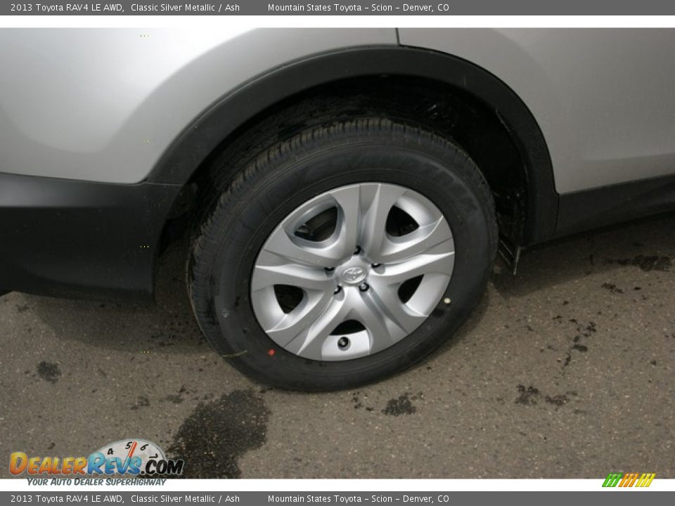 2013 Toyota RAV4 LE AWD Classic Silver Metallic / Ash Photo #9