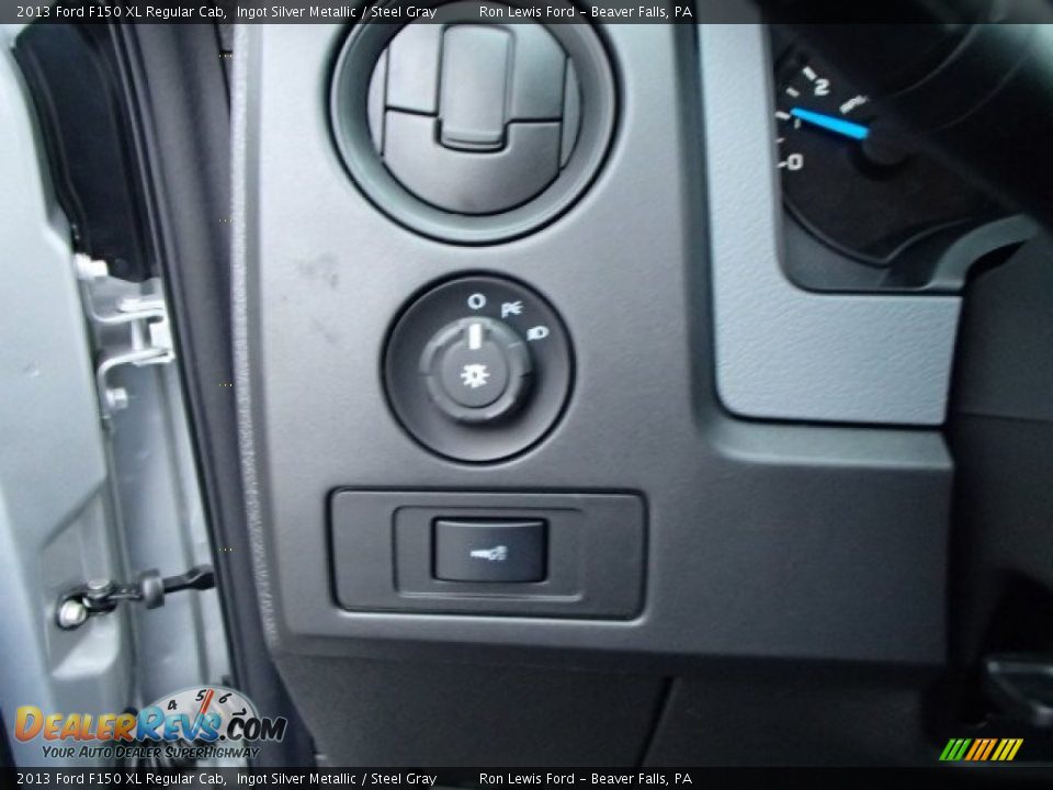 2013 Ford F150 XL Regular Cab Ingot Silver Metallic / Steel Gray Photo #17
