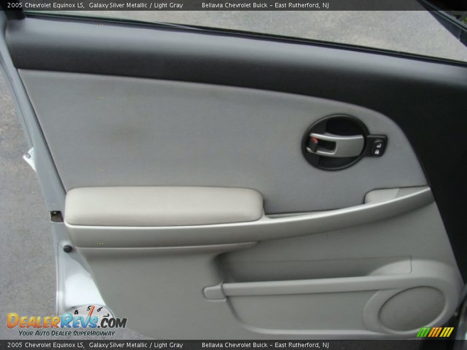 2005 Chevrolet Equinox LS Galaxy Silver Metallic / Light Gray Photo #6