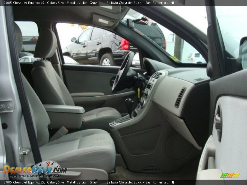2005 Chevrolet Equinox LS Galaxy Silver Metallic / Light Gray Photo #8