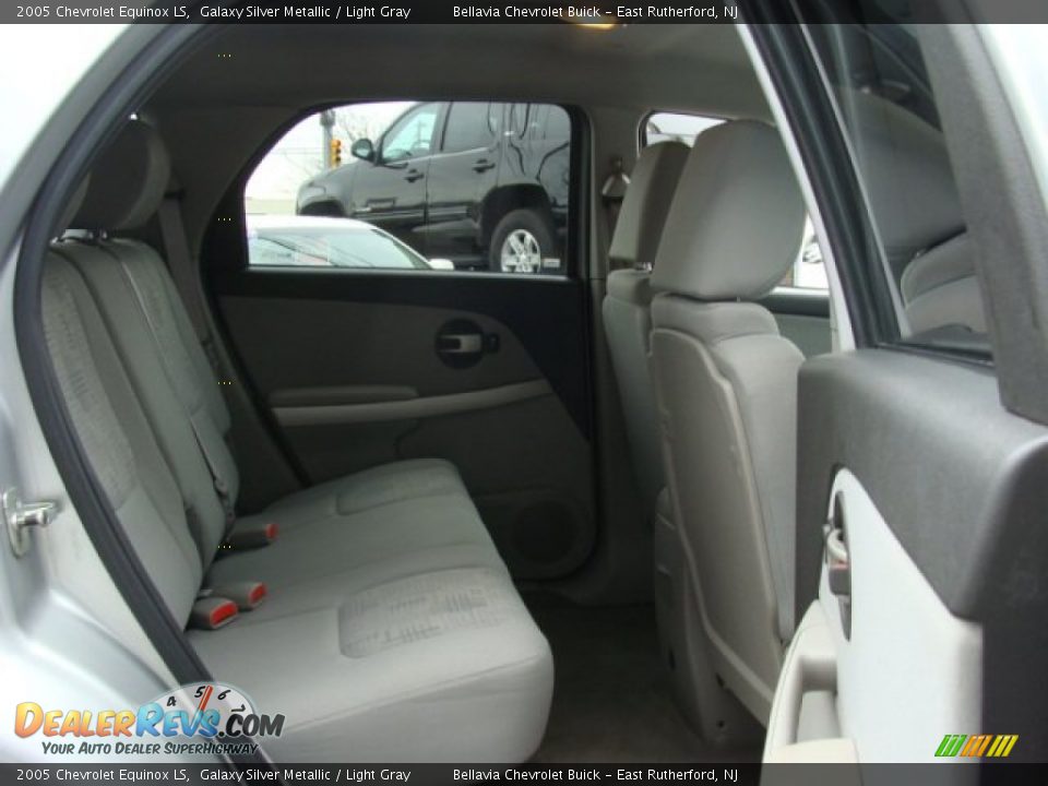2005 Chevrolet Equinox LS Galaxy Silver Metallic / Light Gray Photo #12