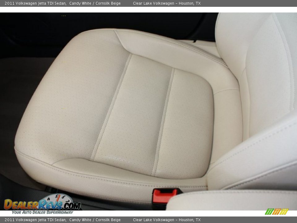 2011 Volkswagen Jetta TDI Sedan Candy White / Cornsilk Beige Photo #17